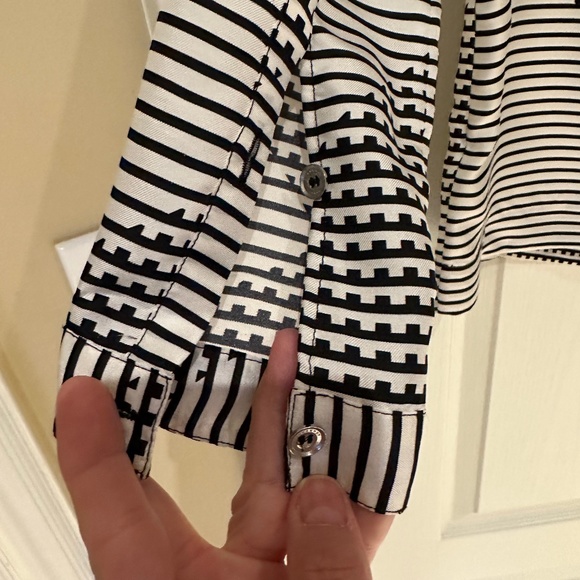 Burberry Brit Blouse, Size XS, Black and White - Picture 5 of 11